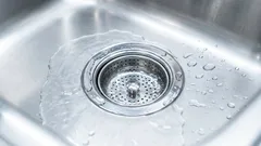 Se in casa c'è odore di fogna: semplici accorgimenti che aiutano davvero